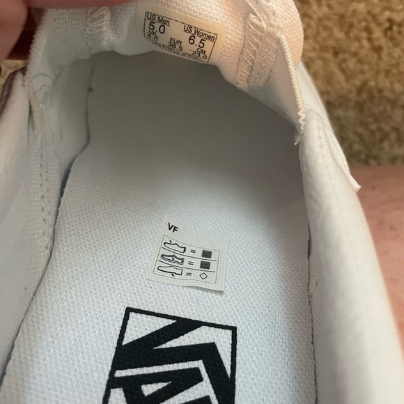 Vans - Picture 6 of 6